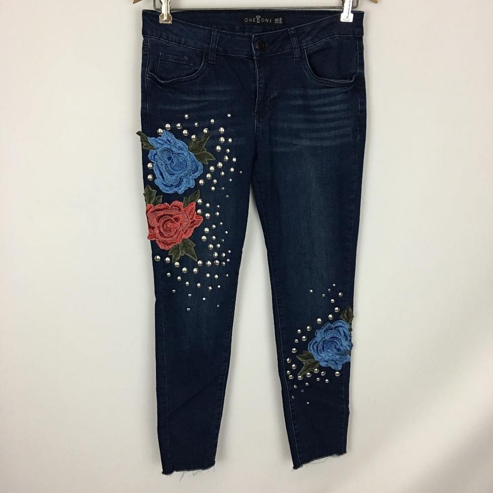 Floral Applique Raw Hem Skinny Crop Jeans Size 8